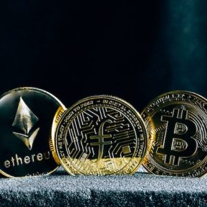 A Case for Regulatory Sandboxes for Cryptocurrencies: Regulatory Theory and Lessons from  Foreign Jurisdictions
